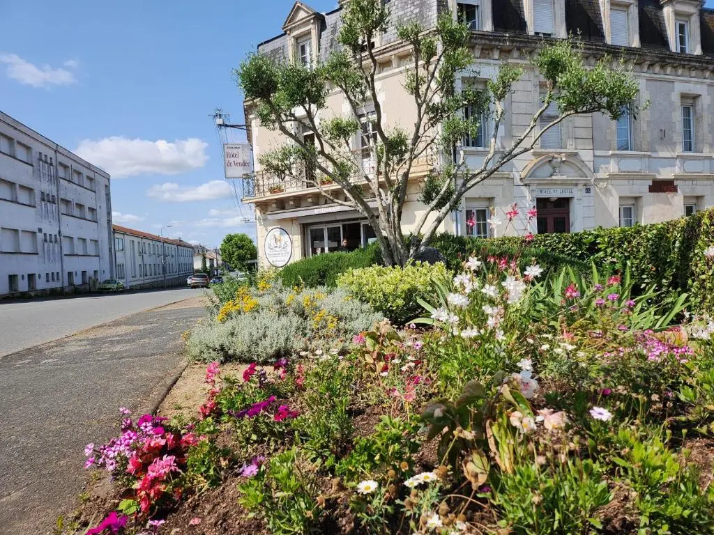 Hotel de Vendee-Restaurant Les2M