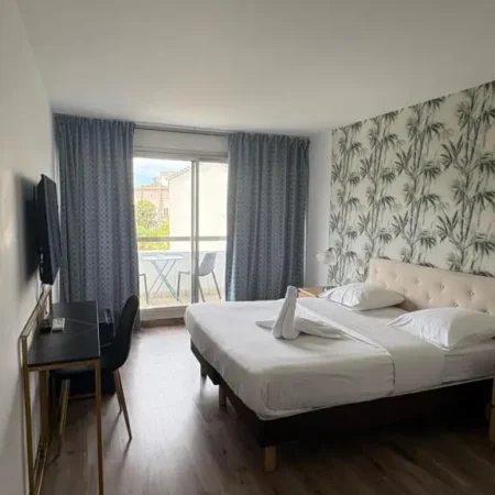 Hotel Frejus | Sable Et Soleil | Chambre Avec Jacuzzi Privatif Port Et Plage
