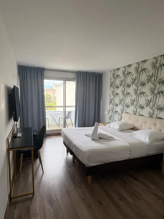 Hotel Frejus | Sable Et Soleil | Chambre Avec Jacuzzi Privatif Port Et Plage
