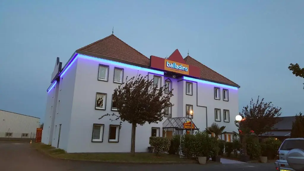 initial by balladins St Quentin / Gauchy – Hotel La Fontaine