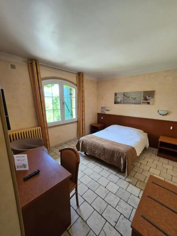 Auberge les Aromes – Hotel Restaurant