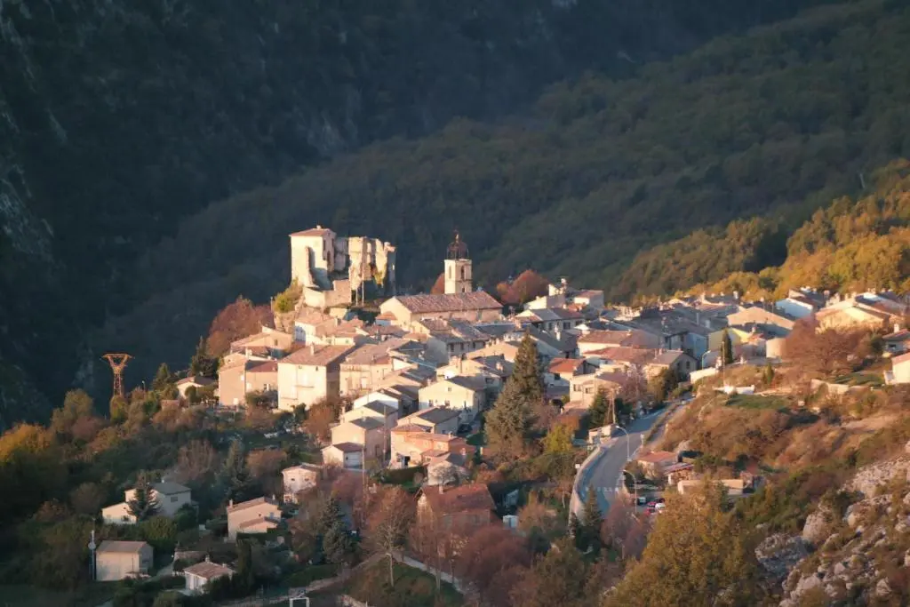 Au Pied du Chateau