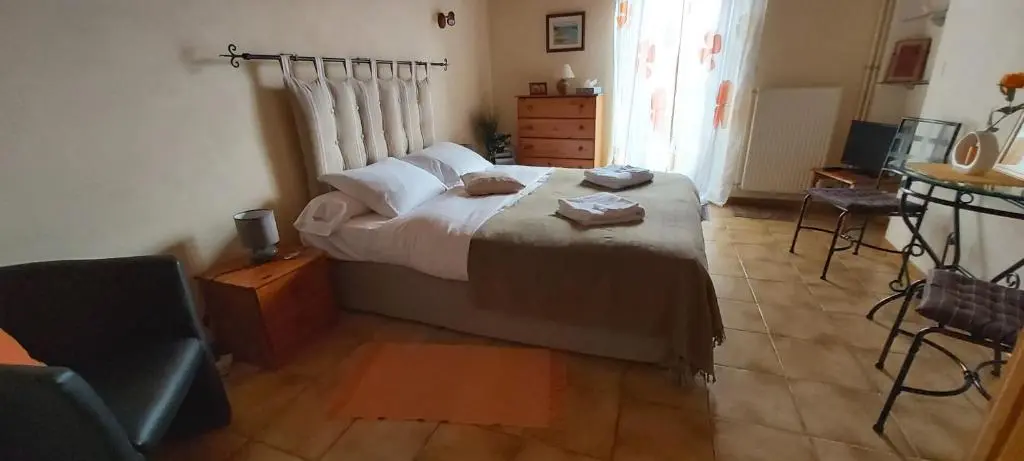Hotel Chambres d hotes La maison Des Chiens Verts