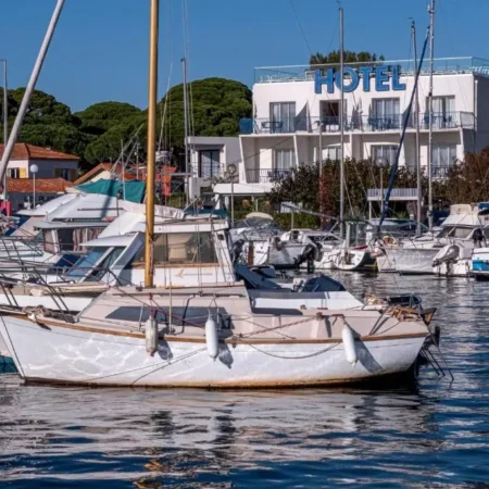 La Reine Jane – Hotel, Restaurant, Bar et Rooftop a Hyeres