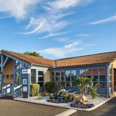 Kyriad Niort Est – La Creche