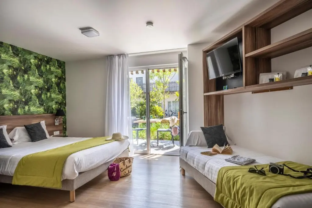 ATHOME RESIDENCE ET SPA