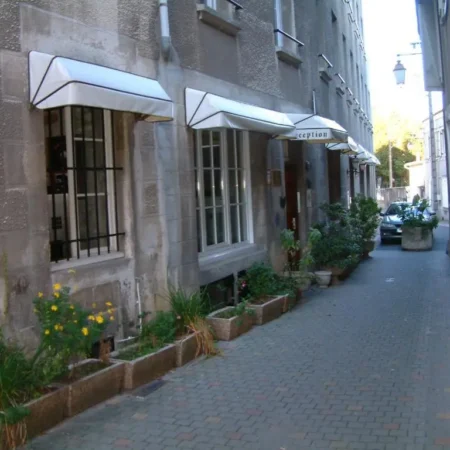 A la Porte Saint-Jean