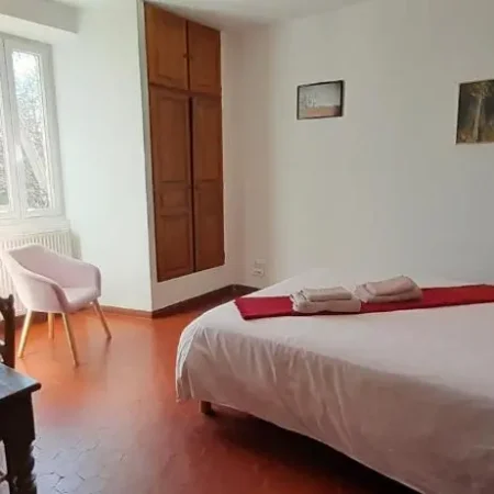 Domaine Les Peupliers – Maison d&rsquo;hotes et Table – 84800 Lagnes