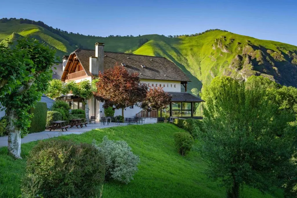 Logis Hotel Etchemaite