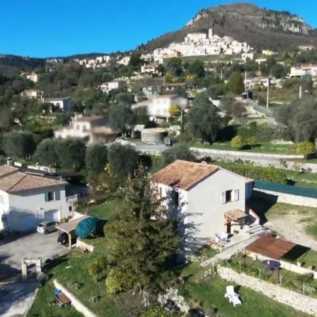 La Maison de Noelie. Gite 1er etage – locations-06-