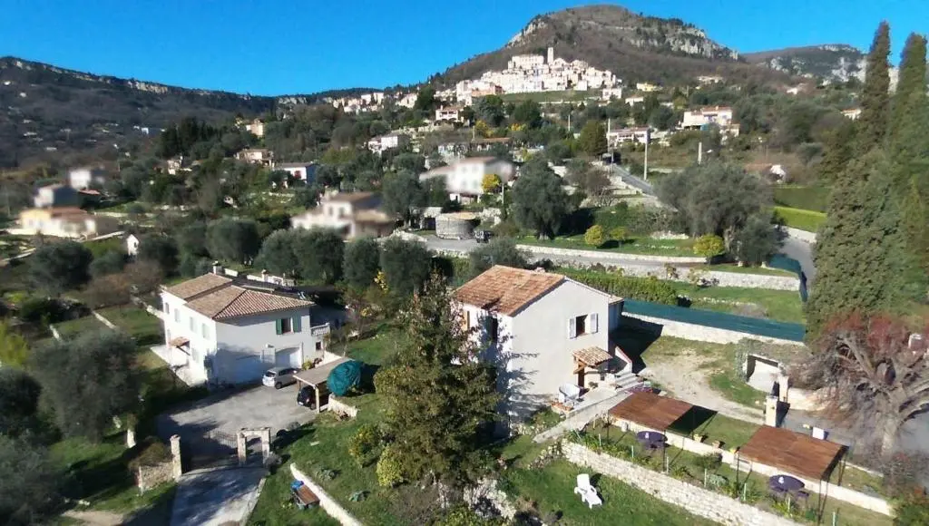 La Maison de Noelie. Gite 1er etage – locations-06-