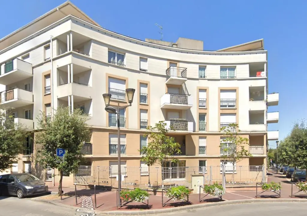 GUEST HOUSE LE BOURGET