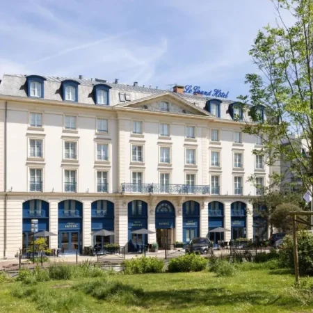 Le Grand Hotel du Plessis-Robinson – Bar de l’horloge