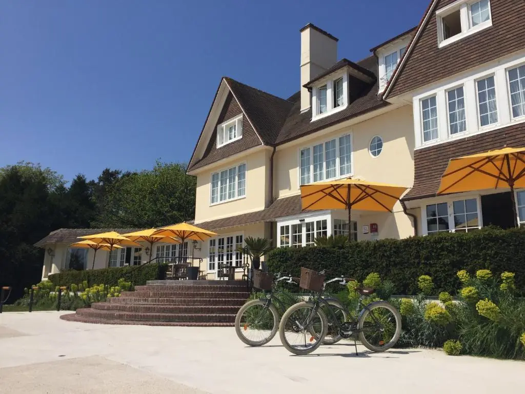 Le Manoir Hotel