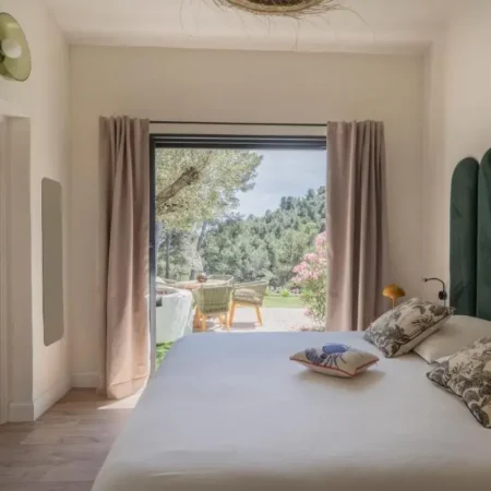 Hotel des oiseaux, maison d&rsquo;hotes – Baux de Provence
