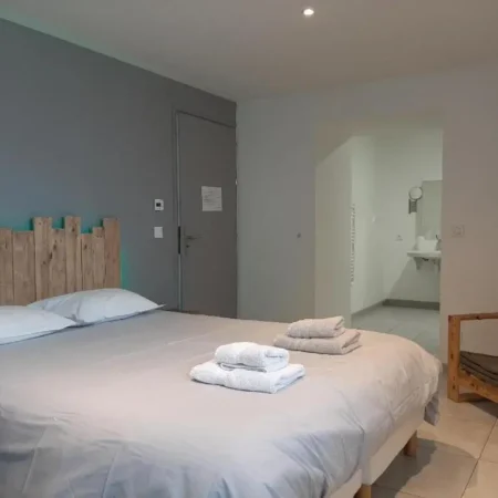 Le Val de Ry: gite de groupe avec piscine interieure et Spa, situe en Vendee au Pays-de-la-Loire proche Proche Puy du Fou
