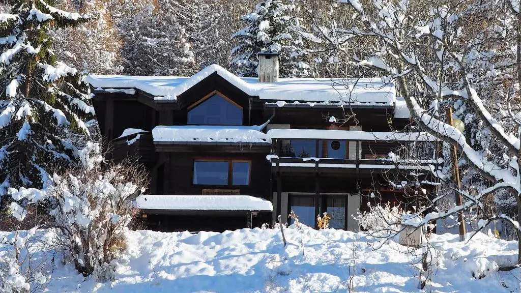 La Sauvagine B&B Skis aux pieds