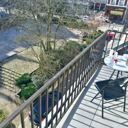 Little Plaza apartment
