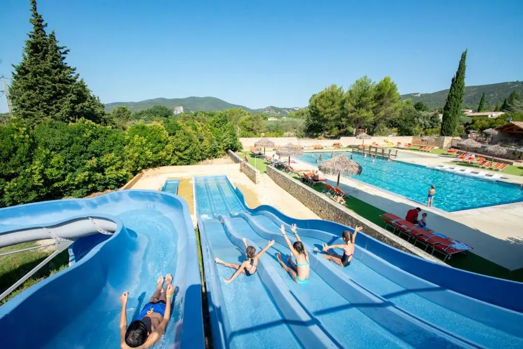 Les Hautes Prairies – Camping Lourmarin – CAMPASUN (actuellement ferme)