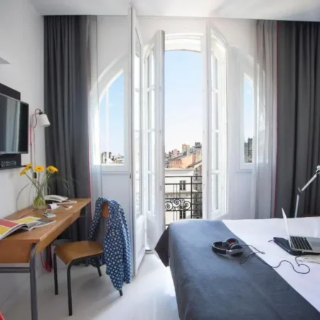 College Hotel