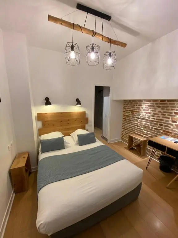 Lyo Hotel