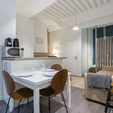 Jusqua 6 personnes au coeur du Vieux Lyon