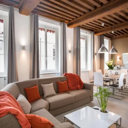 LYON COSY STAY