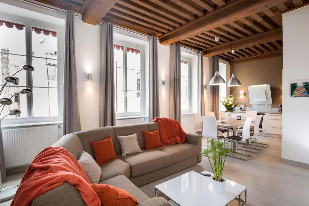 LYON COSY STAY