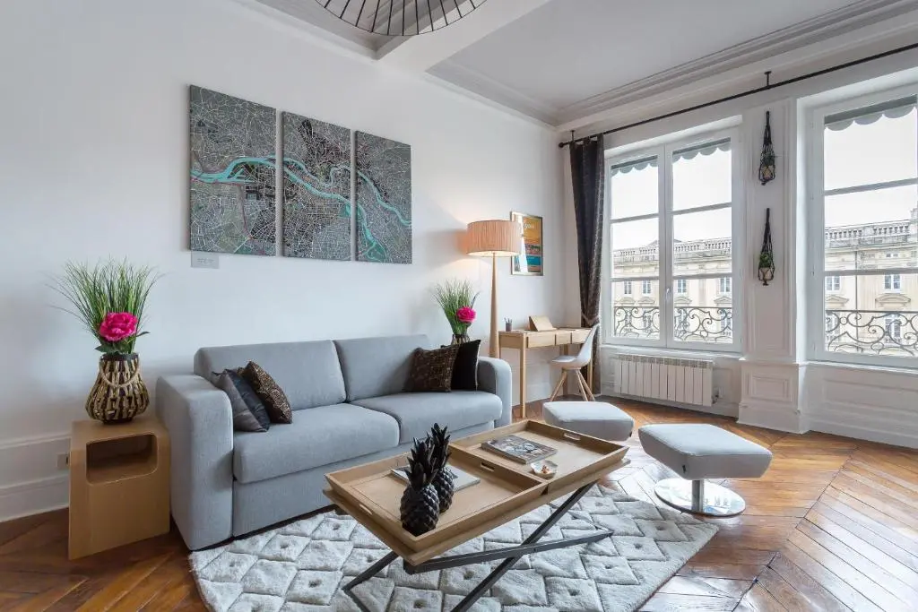 Host inn Lyon – Appartement de Luxe aux Terreaux & Jacuzzi