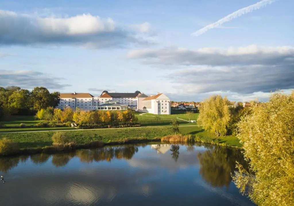 Parking B&B HOTEL pres de Disneyland(r) Paris
