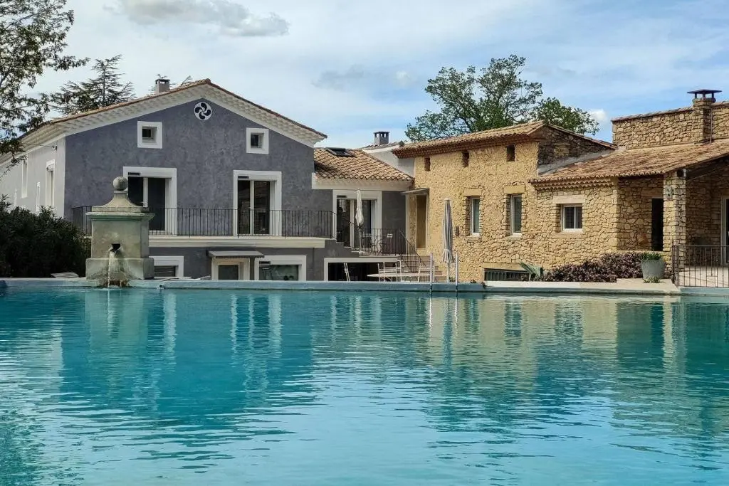 Residence hoteliere de la ferme du gros noyer – Malaucene Mont Ventoux