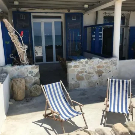 Cabanon sur la plage marseille