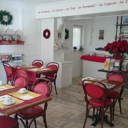 P&rsquo;tit Dej Hotel Martigues Le 5