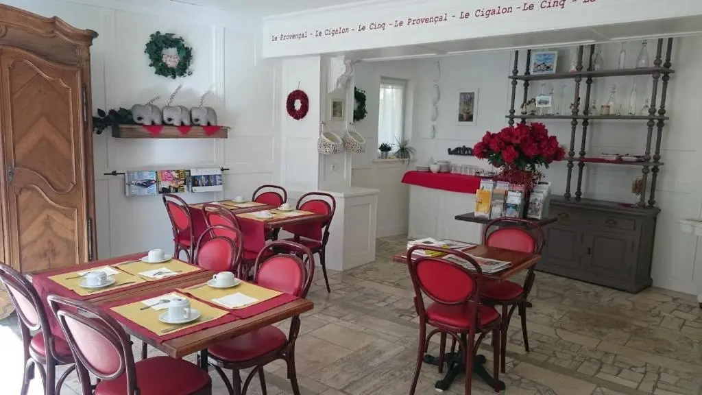 P’tit Dej Hotel Martigues Le 5