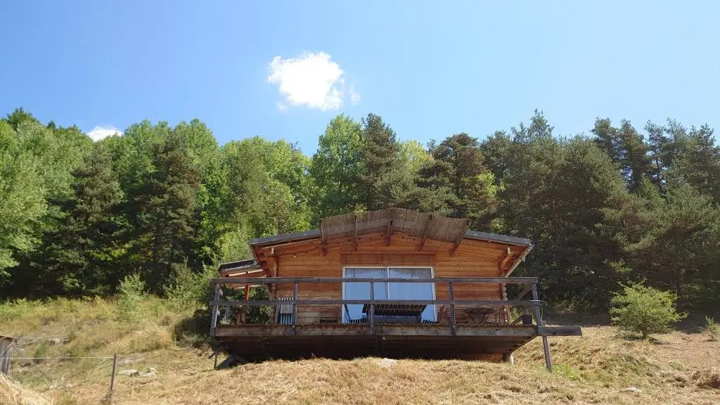 Gites 3* Les Alisiers – locations saisonnieres a Montclar