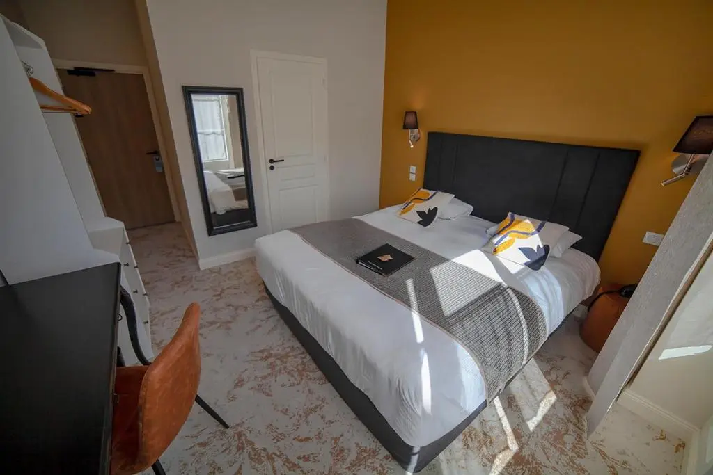 Logis Hotel les Hauts de Montreuil