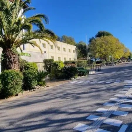 B&B HOTEL Cannes Mouans Sartoux