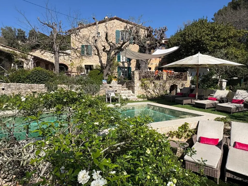 Les Rosees