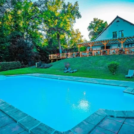 Hotel – Restaurant Le Chalet Montegut – Moulins