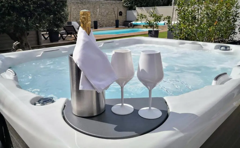 Chambre d’hotes Suite L’Inattendu Spa privatif & espace bien-etre.