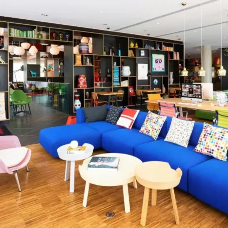 citizenM Paris La Defense hotel