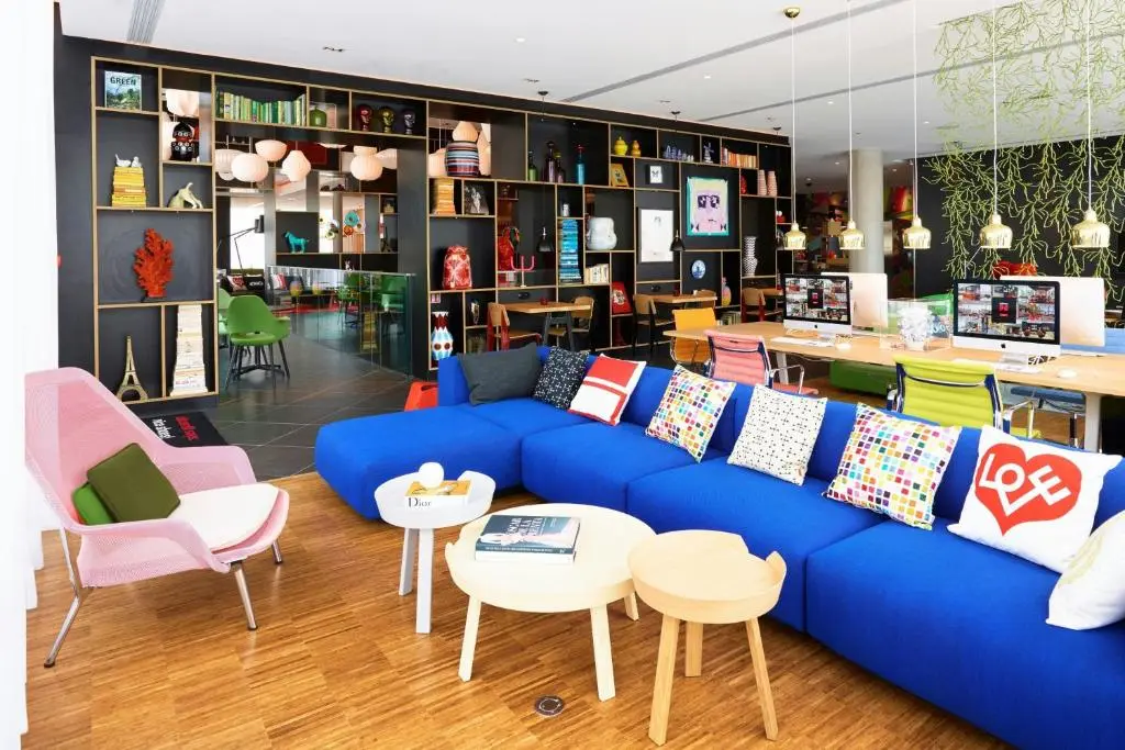 citizenM Paris La Defense hotel