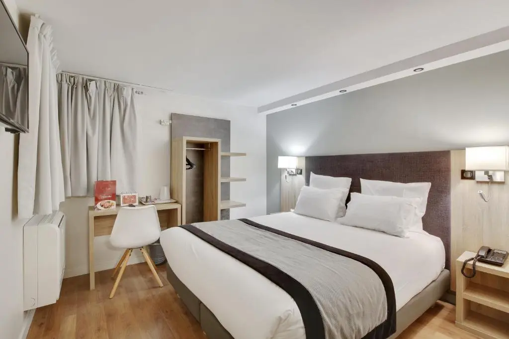 Hotel l’Amandier Nanterre La Defense