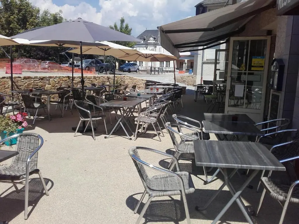 Logis Hotel l’Oustal