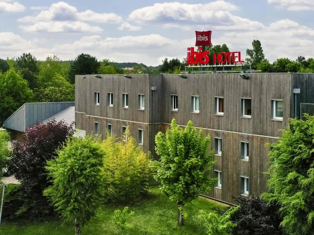 Ibis Nemours