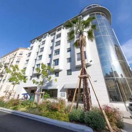 Goldstar Apartments & Suites Nice