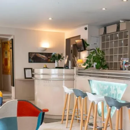 Hotel Kyriad Nimes Centre