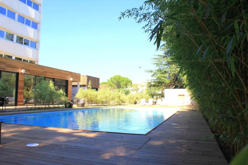 Hotel C Suites