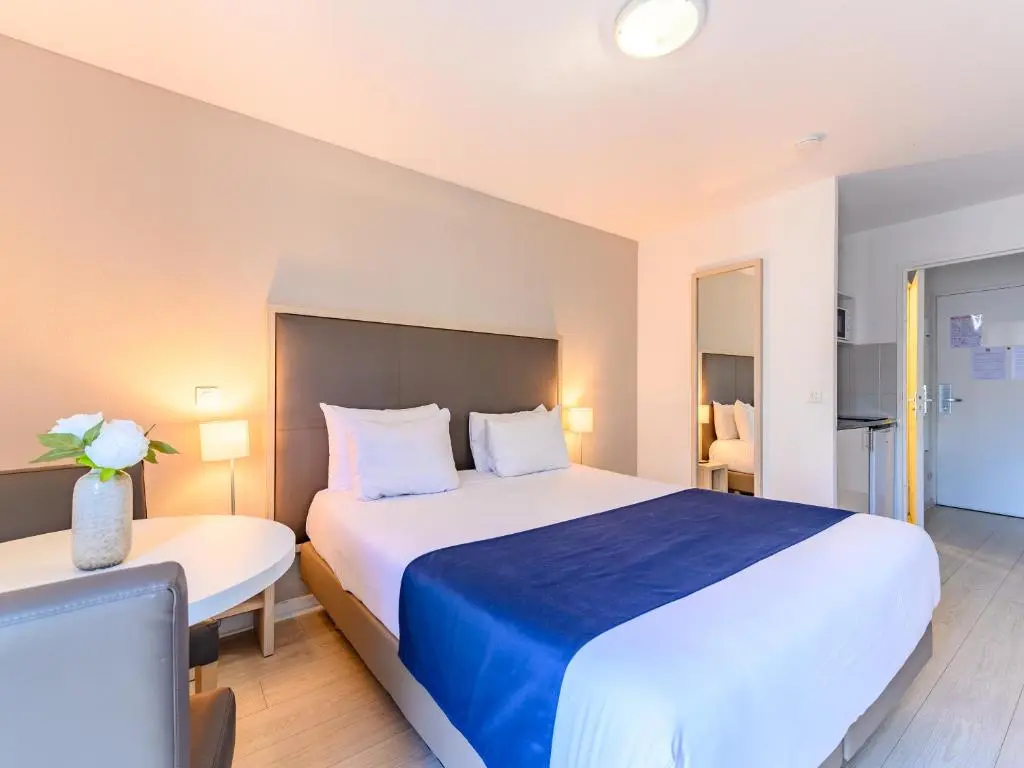 Appart Hotel – Sejours & Affaires / Residence etudiante – Les estudines Pantin Charles de Gaulle
