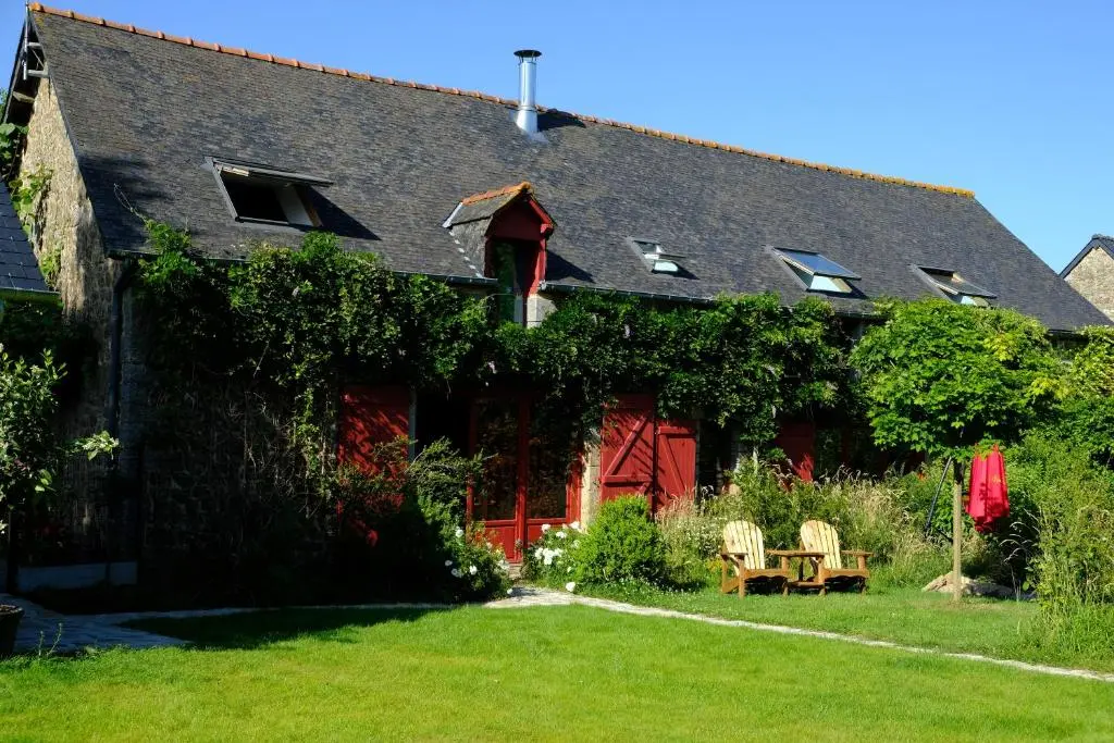 La Maison Jaune a La Janaie
